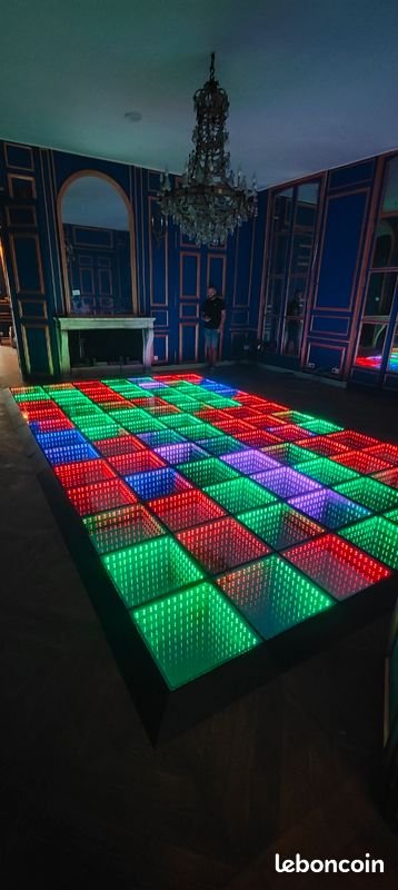 Piste de danse lumineuse LED multicolore rouge vert violet